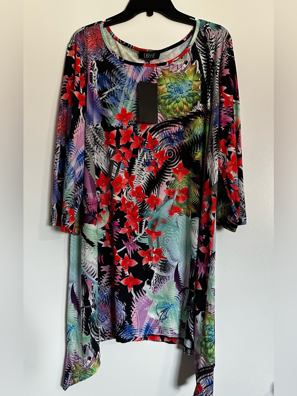 LBisse Black Multicolor Floral Scoop Neck Tunic